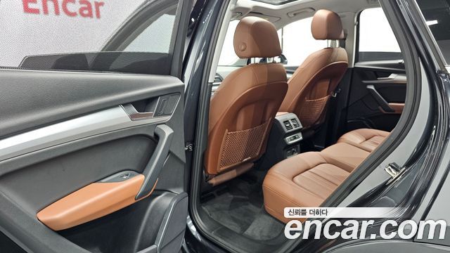 Audi Q5 2023 — photo 16
