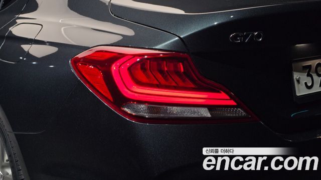 Genesis G70 2018 — photo 9