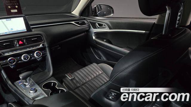 Genesis G70 2018 — photo 16