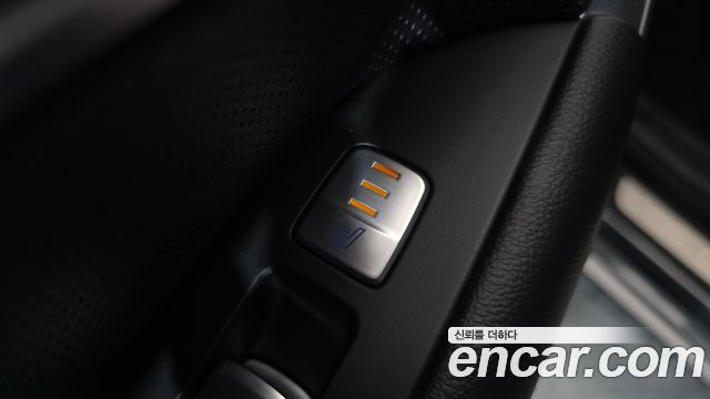 Genesis G70 2018 — photo 27