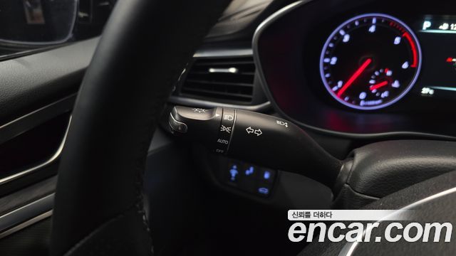 Genesis G70 2018 — photo 28