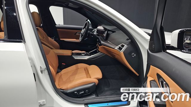BMW 3-Series 2025 — photo 18