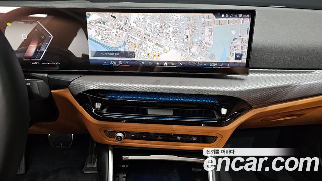 BMW 3-Series 2025 — photo 20