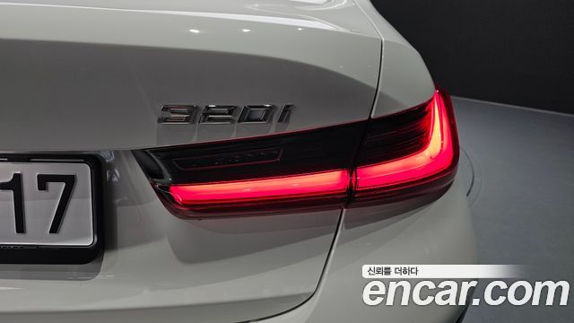 BMW 3-Series 2025 — photo 9