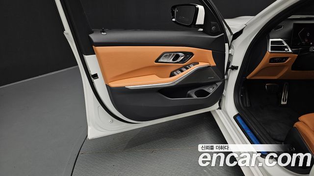 BMW 3-Series 2025 — photo 14