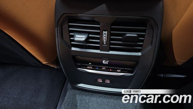BMW 3-Series 2025 — photo 33
