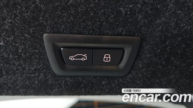 BMW 3-Series 2025 — photo 36