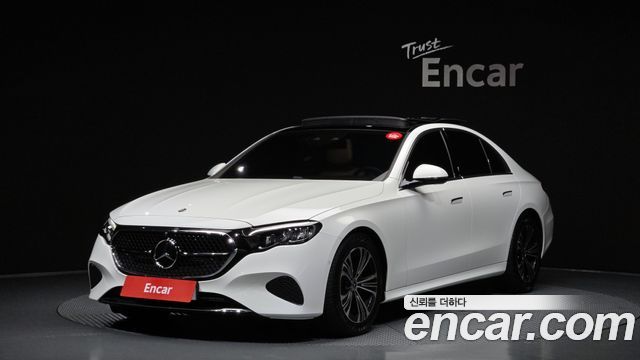 Mercedes-Benz E-Class 2025 — photo 1