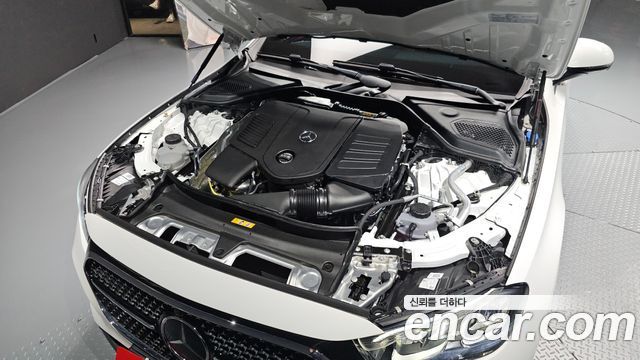 Mercedes-Benz E-Class 2025 — photo 6
