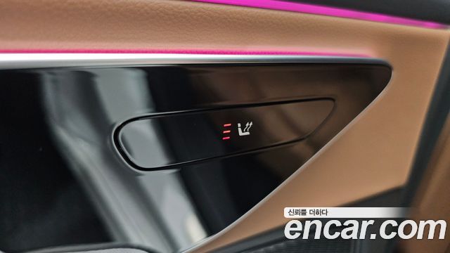 Mercedes-Benz E-Class 2025 — photo 23