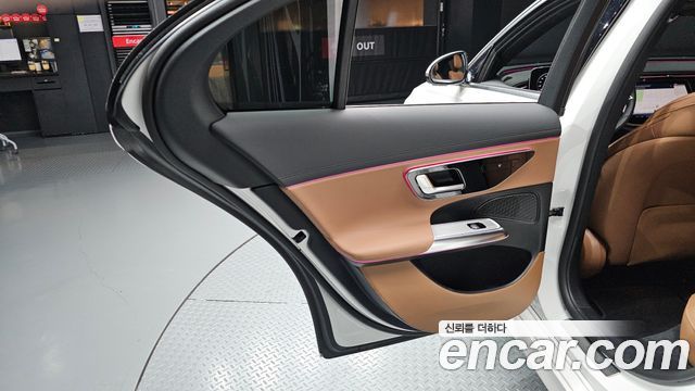Mercedes-Benz E-Class 2025 — photo 15
