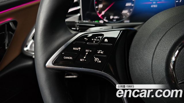 Mercedes-Benz E-Class 2025 — photo 29