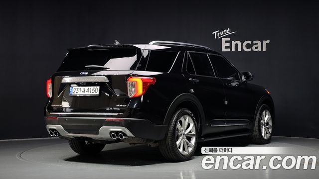 Ford Explorer 2021 — photo 2