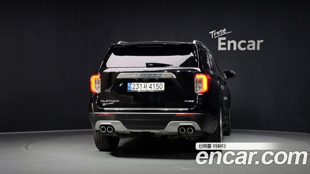 Ford Explorer 2021 — photo 4