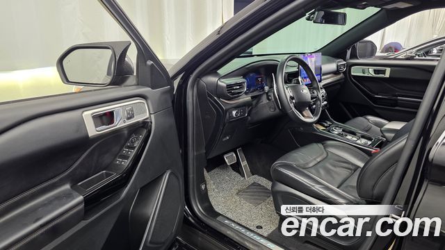 Ford Explorer 2021 — photo 13