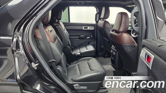 Ford Explorer 2021 — photo 18