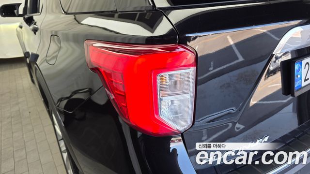 Ford Explorer 2021 — photo 9