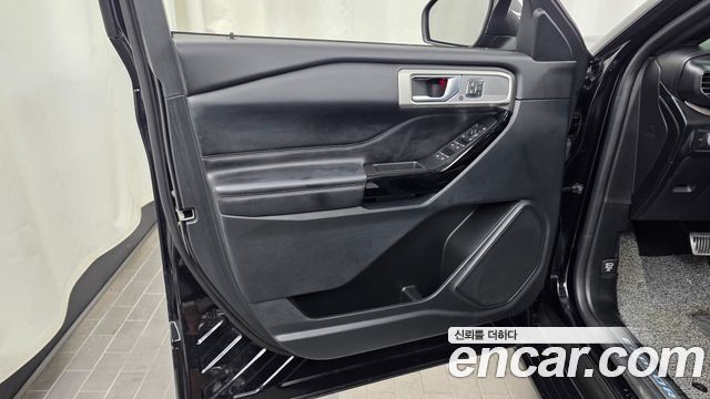 Ford Explorer 2021 — photo 14