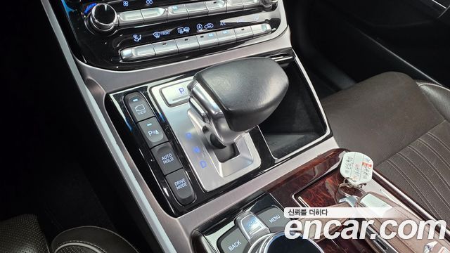 Genesis EQ900 2016 — photo 12