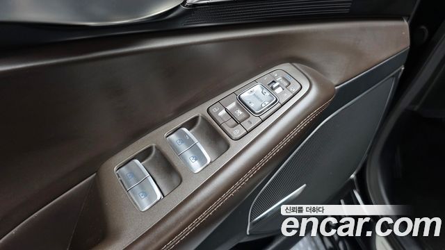 Genesis EQ900 2016 — photo 31