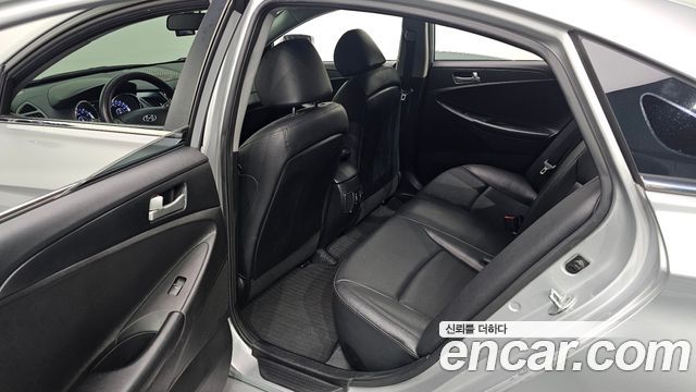 Hyundai Sonata 2012 — photo 11