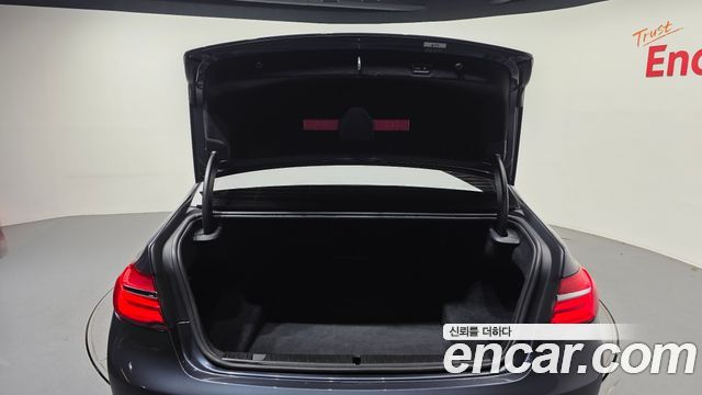 BMW 7-Series 2016 — photo 20