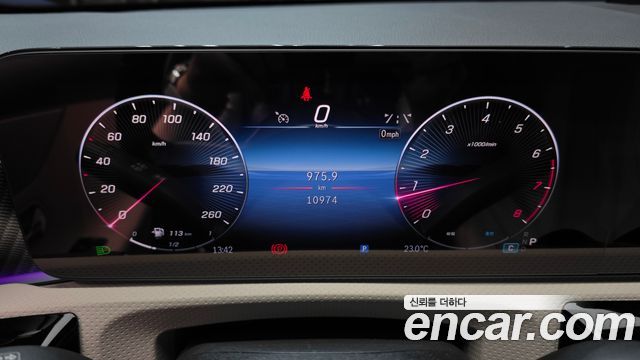 Mercedes-Benz A-Class 2024 — photo 11