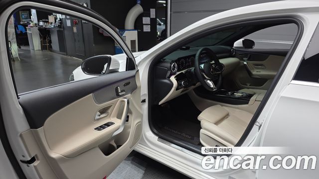 Mercedes-Benz A-Class 2024 — photo 13