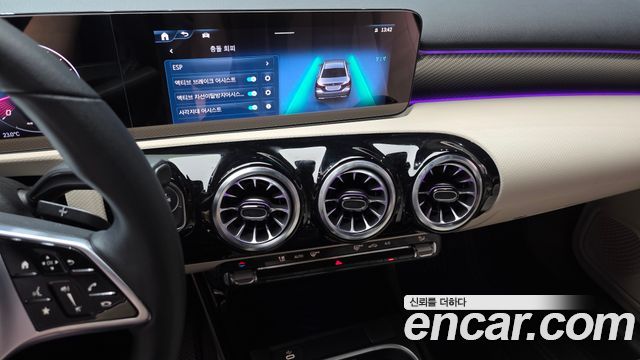 Mercedes-Benz A-Class 2024 — photo 20