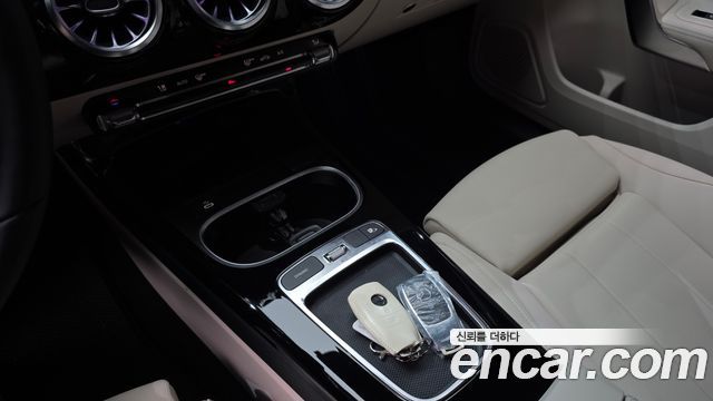 Mercedes-Benz A-Class 2024 — photo 23