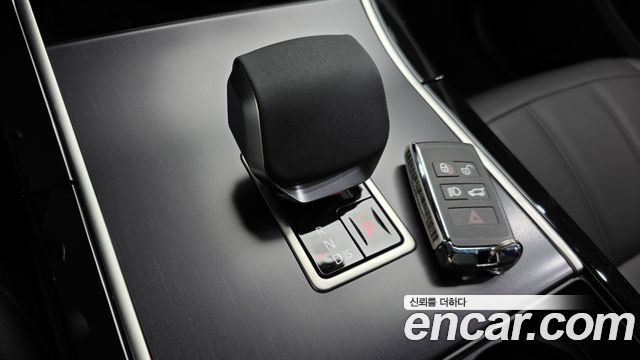 Land Rover Range Rover Evoque 2026 — photo 13