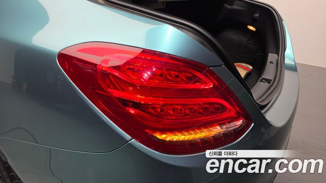 Mercedes-Benz C-Class 2018 — photo 9