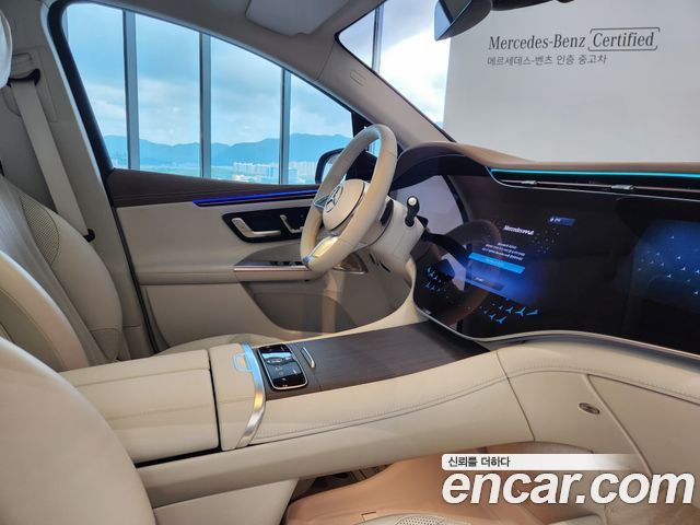 Mercedes-Benz EQE 2025 — photo 15