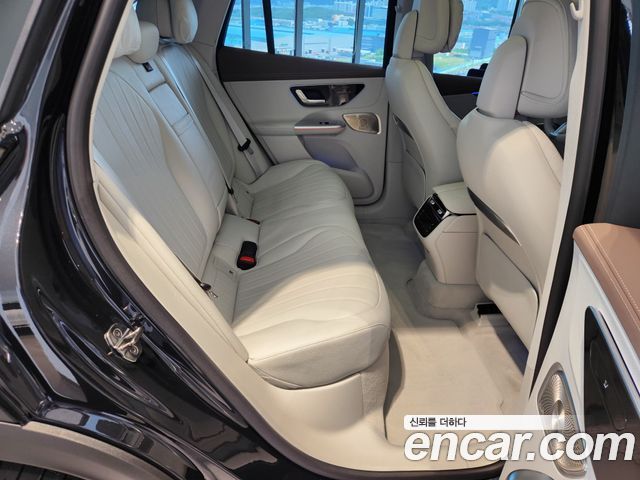 Mercedes-Benz EQE 2025 — photo 17
