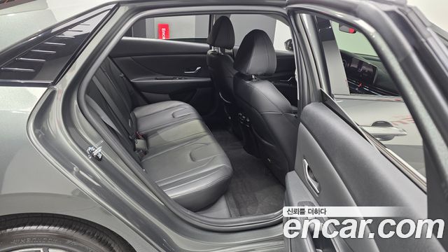 Hyundai AVANTE 2023 — photo 18