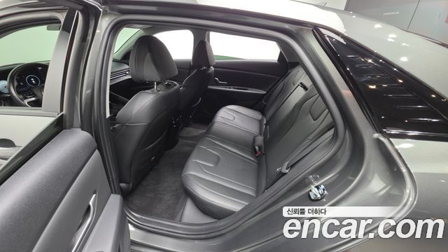 Hyundai AVANTE 2023 — photo 16