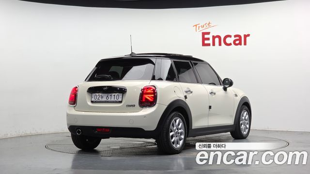 Mini Cooper 2019 — photo 2