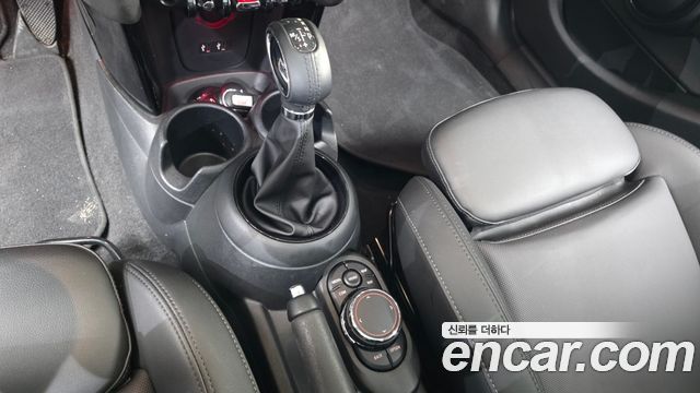 Mini Cooper 2019 — photo 12
