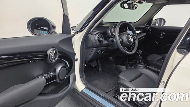 Mini Cooper 2019 — photo 13