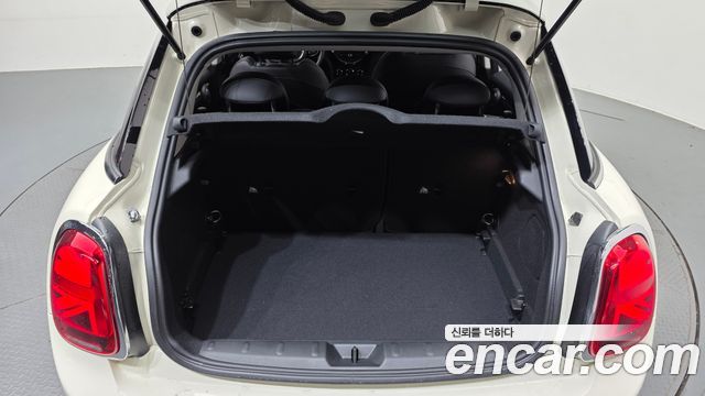 Mini Cooper 2019 — photo 26