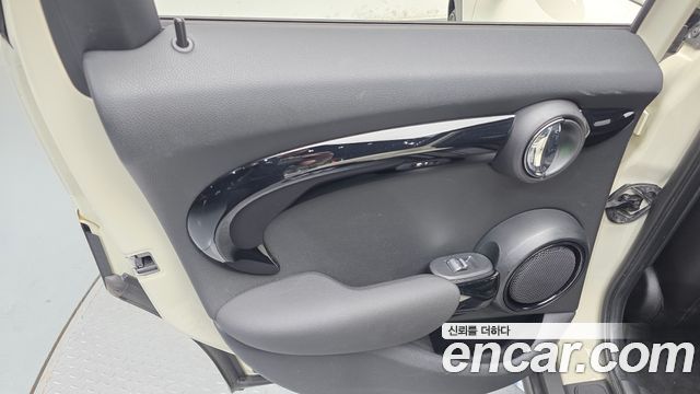 Mini Cooper 2019 — photo 15
