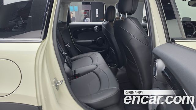 Mini Cooper 2019 — photo 16