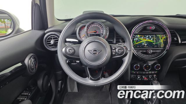 Mini Cooper 2019 — photo 29