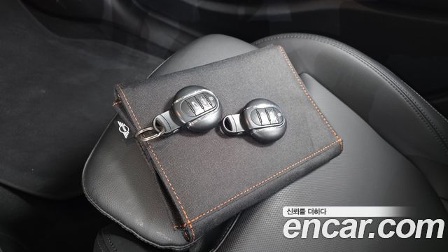 Mini Cooper 2019 — photo 30