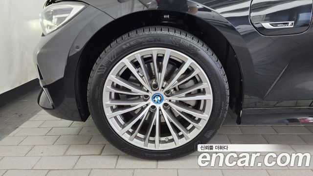 BMW 3-Series 2022 — photo 5