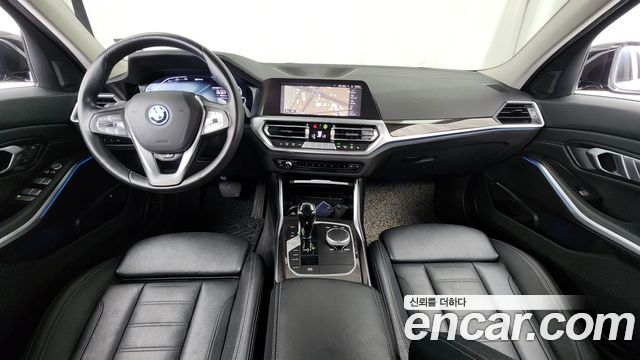 BMW 3-Series 2022 — photo 10