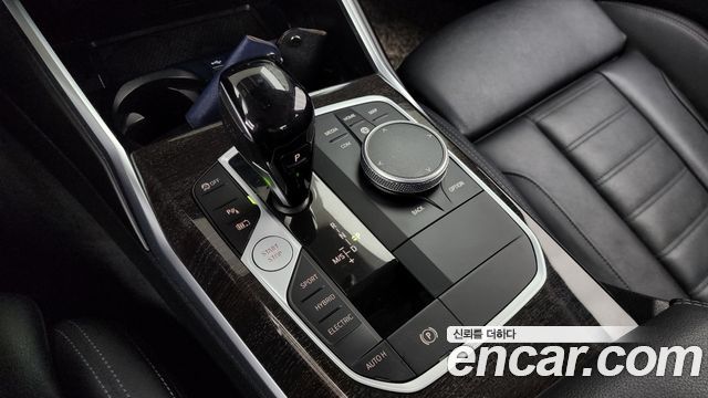 BMW 3-Series 2022 — photo 12
