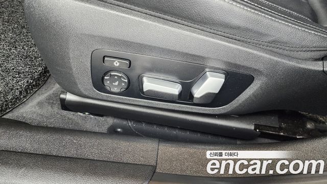BMW 3-Series 2022 — photo 32
