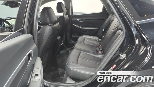Hyundai Sonata 2023 — photo 17