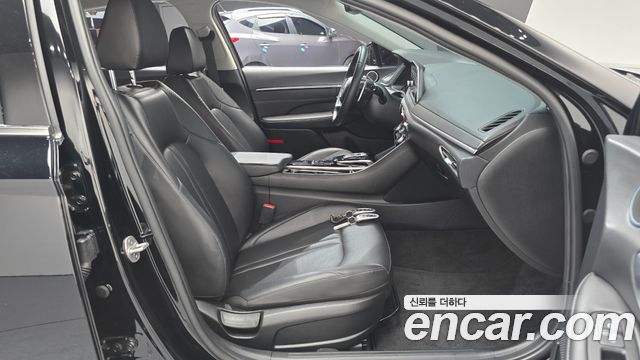 Hyundai Sonata 2023 — photo 16